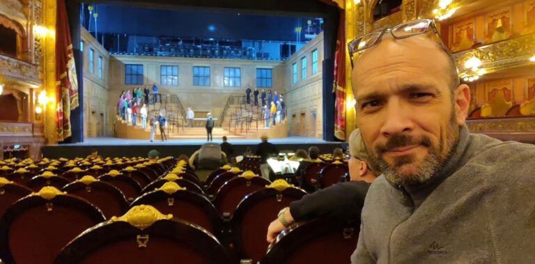 Echaron a un cantante lírico del Teatro Argentino de La Plata