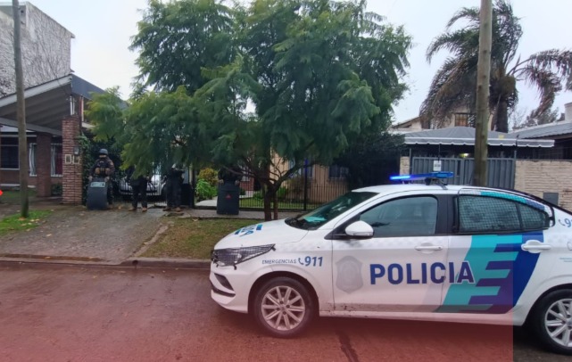 Tres allanamientos por robo a una familia local