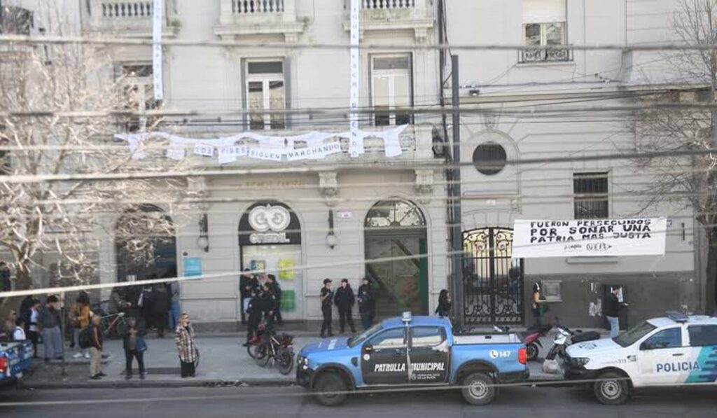 Colectivo trans y travesti ocupa dependencias municipales"