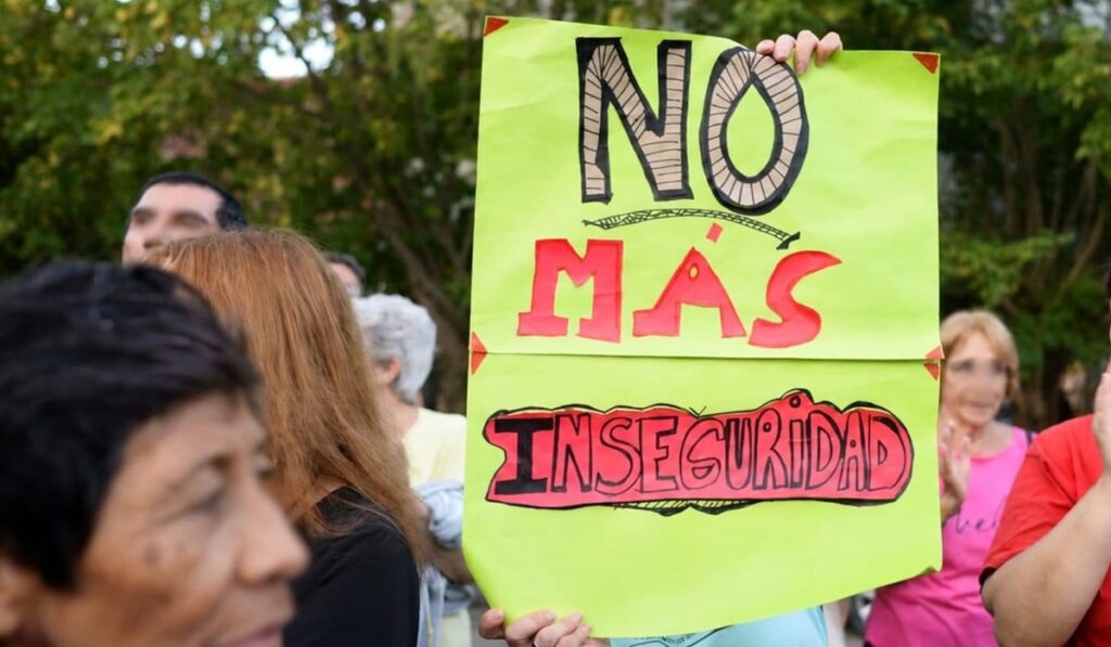 Vecinos de City Bell se movilizan por seguridad