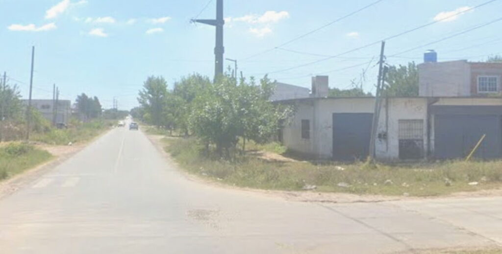 Cuatro encapuchados le apuntaron con un arma, lo golpearon en la cabeza y le robaron el auto en Melchor Romero -...